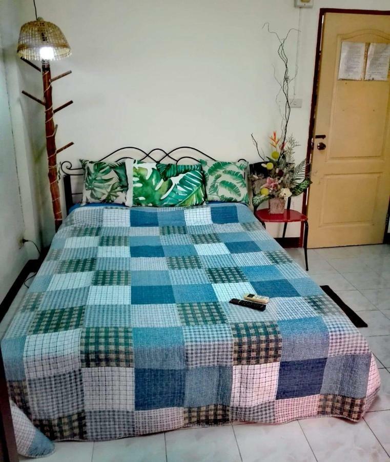 Like Hostel